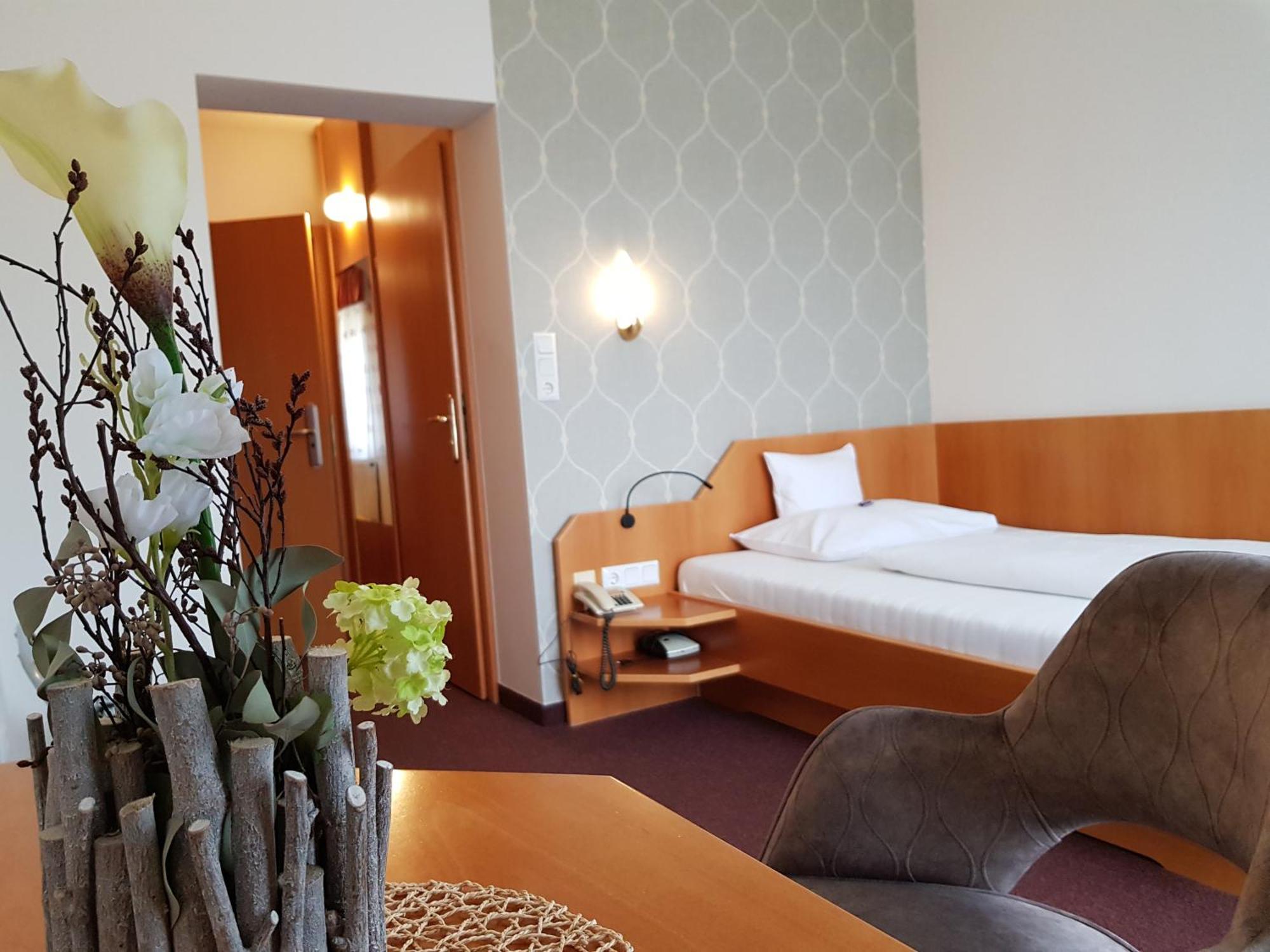 Hotel-Restaurant Teuschler-Mogg Bad Waltersdorf Inklusiv Genusscard Kültér fotó