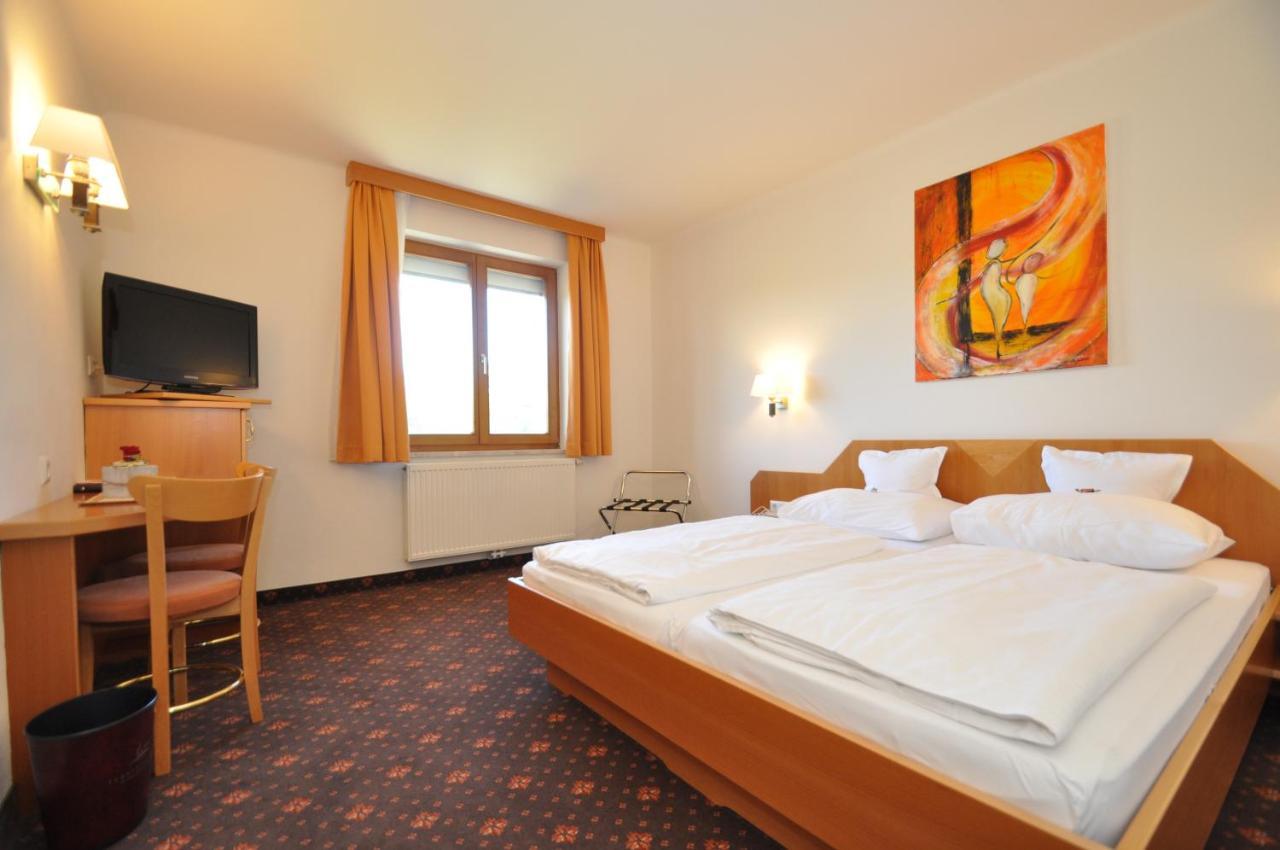 Hotel-Restaurant Teuschler-Mogg Bad Waltersdorf Inklusiv Genusscard Kültér fotó