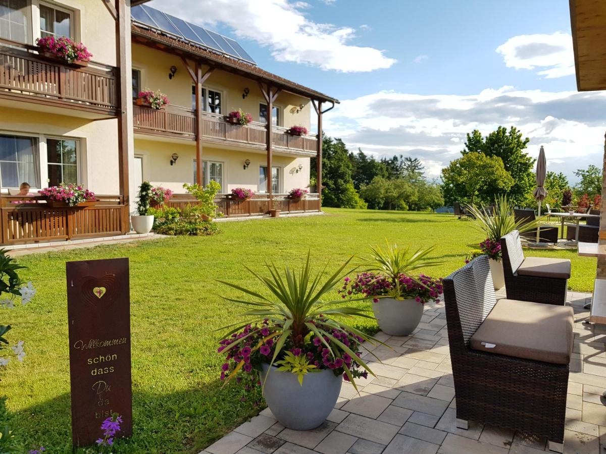 Hotel-Restaurant Teuschler-Mogg Bad Waltersdorf Inklusiv Genusscard Kültér fotó